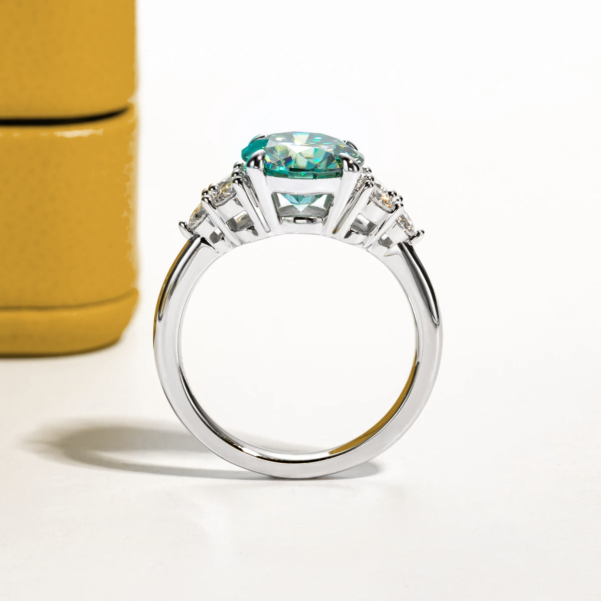Anel Verde Celeste com Cristal de Moissanite
