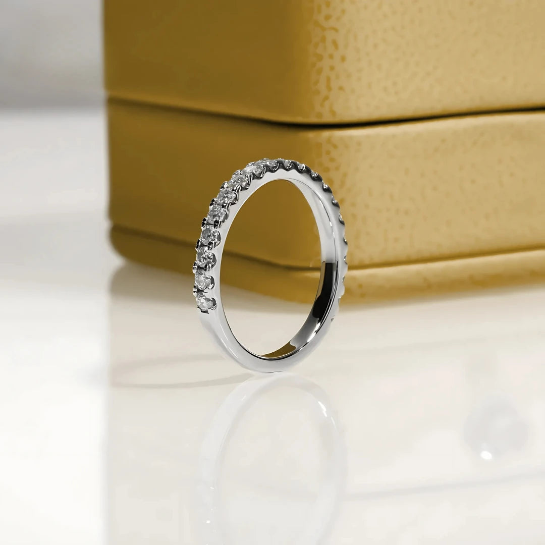 Meia Aliança Princesa Celeste com Cristal de Moissanite