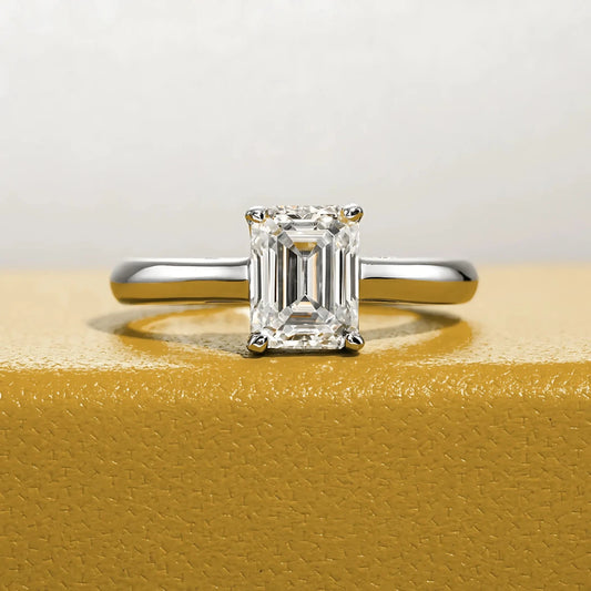 Anel Esmeralda Brilhante em Cristal de Moissanite