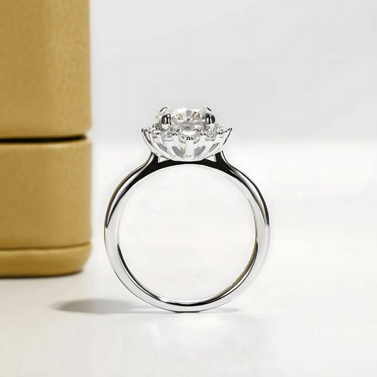 Anel Rainha do Esplendor com Cristal de Moissanite