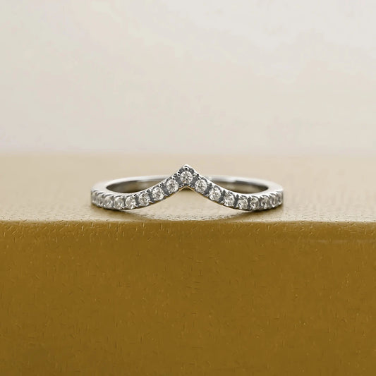 Meia Aliança Toque de Seda com Cristal de Moissanite