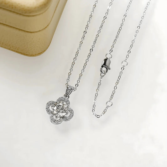 Colar Flor do Amor em Cristal de Moissanite