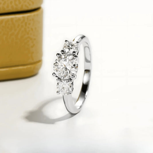 Anel Tríade da Criação com Cristal de Moissanite