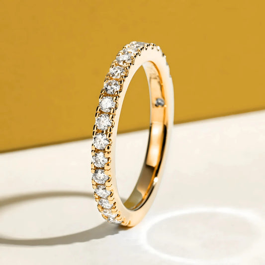 Meia Aliança Linha do Destino em Moissanite