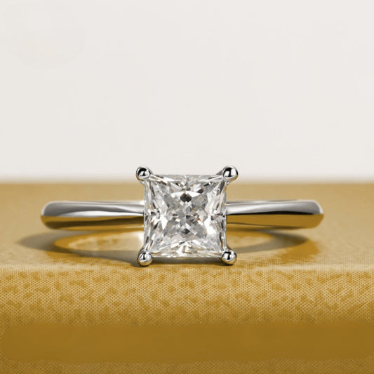 Anel Princesa Cintilante com Cristal de Moissanite