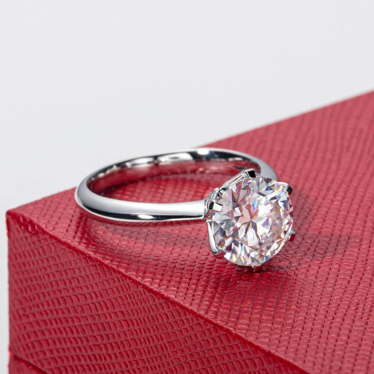 Anel Luz Primordial com Cristal de Moissanite