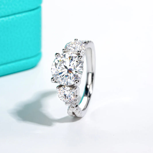 Anel Tríade da Luz com Cristal de Moissanite