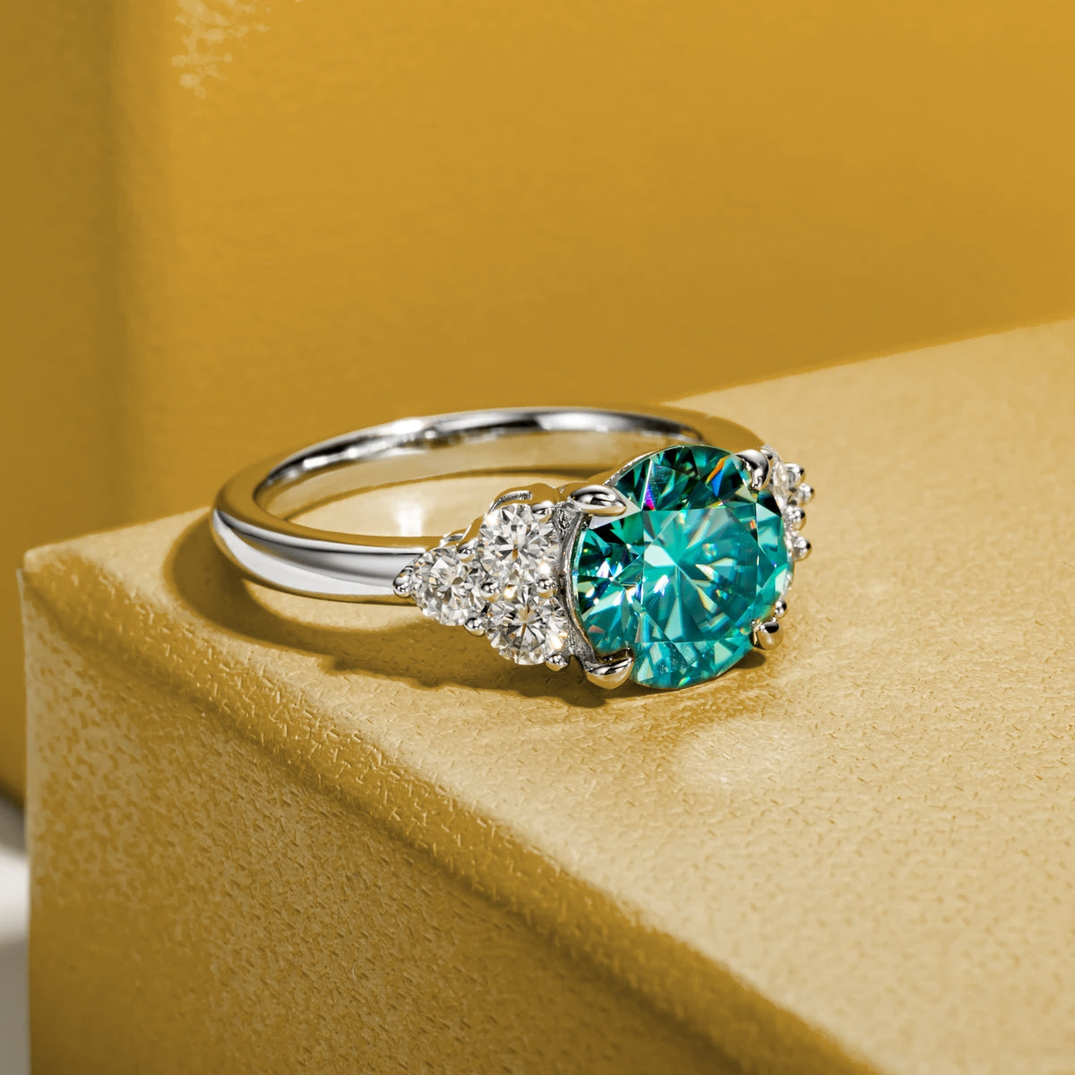 Anel Verde Celeste com Cristal de Moissanite
