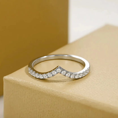 Meia Aliança Toque de Seda com Cristal de Moissanite