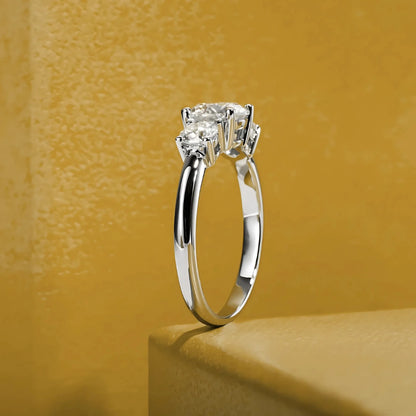 Anel Tríade da Criação com Cristal de Moissanite