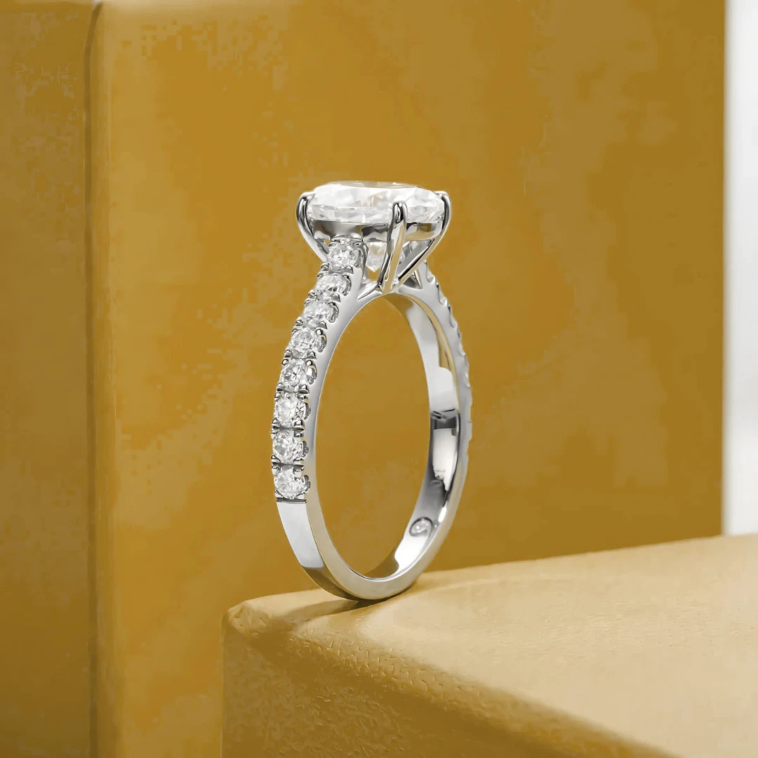 Anel Iluminar Primordial com Cristal de Moissanite