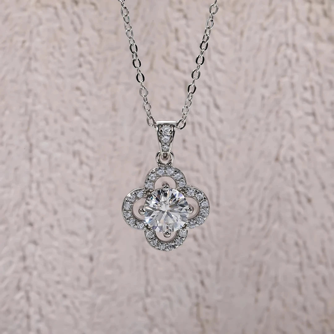 Colar Flor do Amor em Cristal de Moissanite