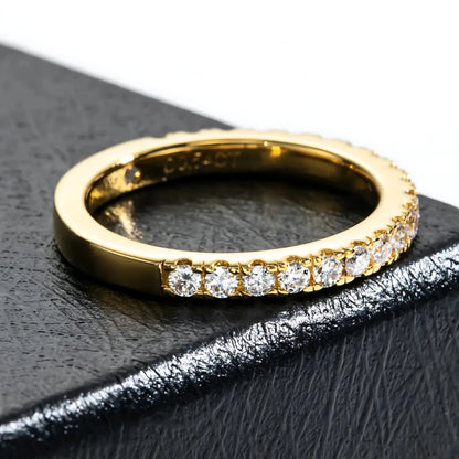 Meia Aliança Linha do Destino em Moissanite