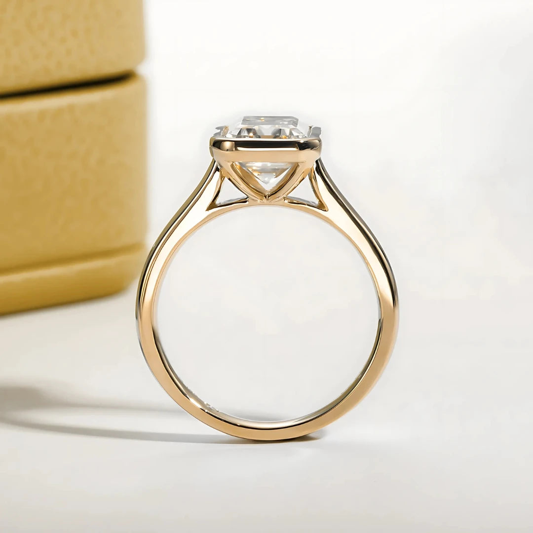 Anel Promessa Cósmica com Cristal de Moissanite
