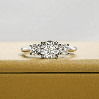 Anel Tríade da Criação com Cristal de Moissanite