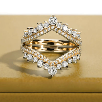 Meia Aliança Rainha Celeste com Cristal de Moissanite