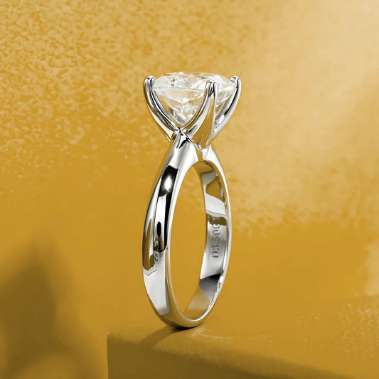 Anel Nuvem Celestial com Cristal de Moissanite