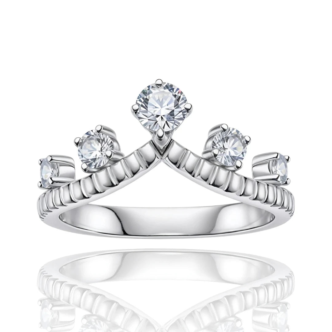 Meia Aliança Rainha da Luz com Cristal de Moissanite