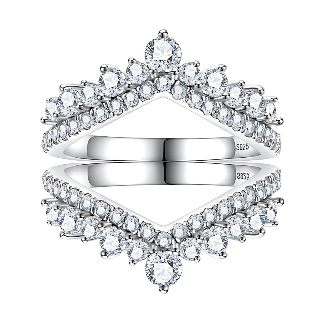 Meia Aliança Rainha Celeste com Cristal de Moissanite