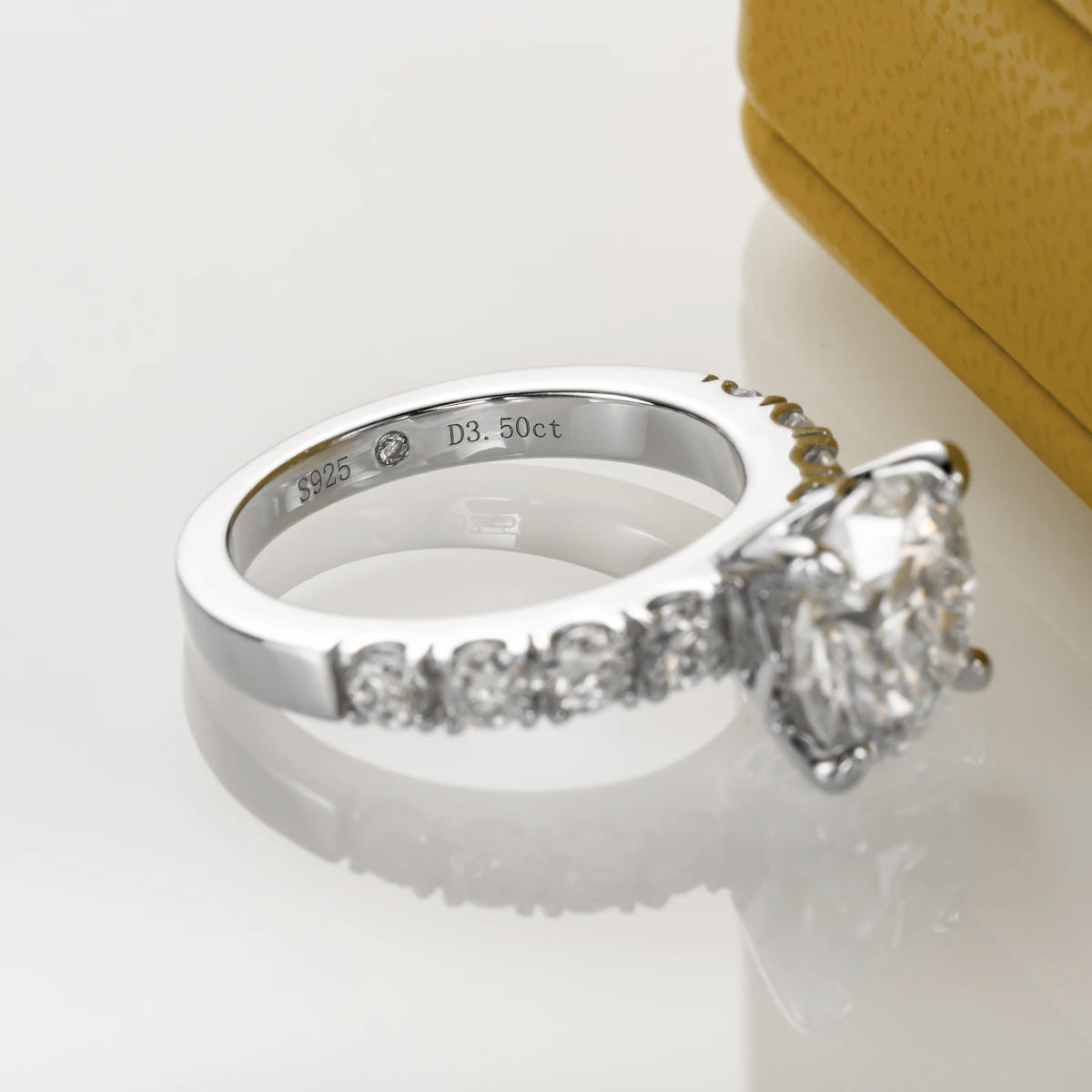 Anel Brilho Ascendente com Cristal de Moissanite