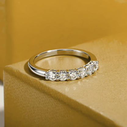 Meia Aliança Luminar Eterno em Cristal de Moissanite