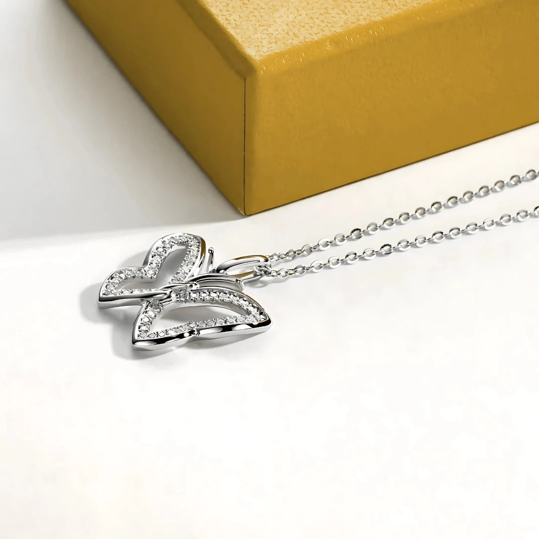 Colar Coração Luminoso em Cristal de Moissanite