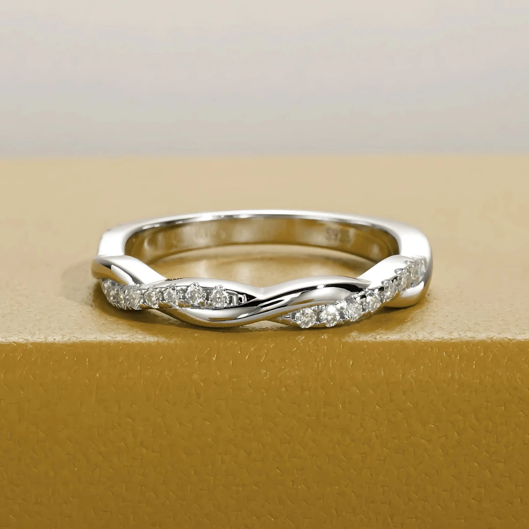 Anel Reflexo Celestial em Cristal de Moissanite