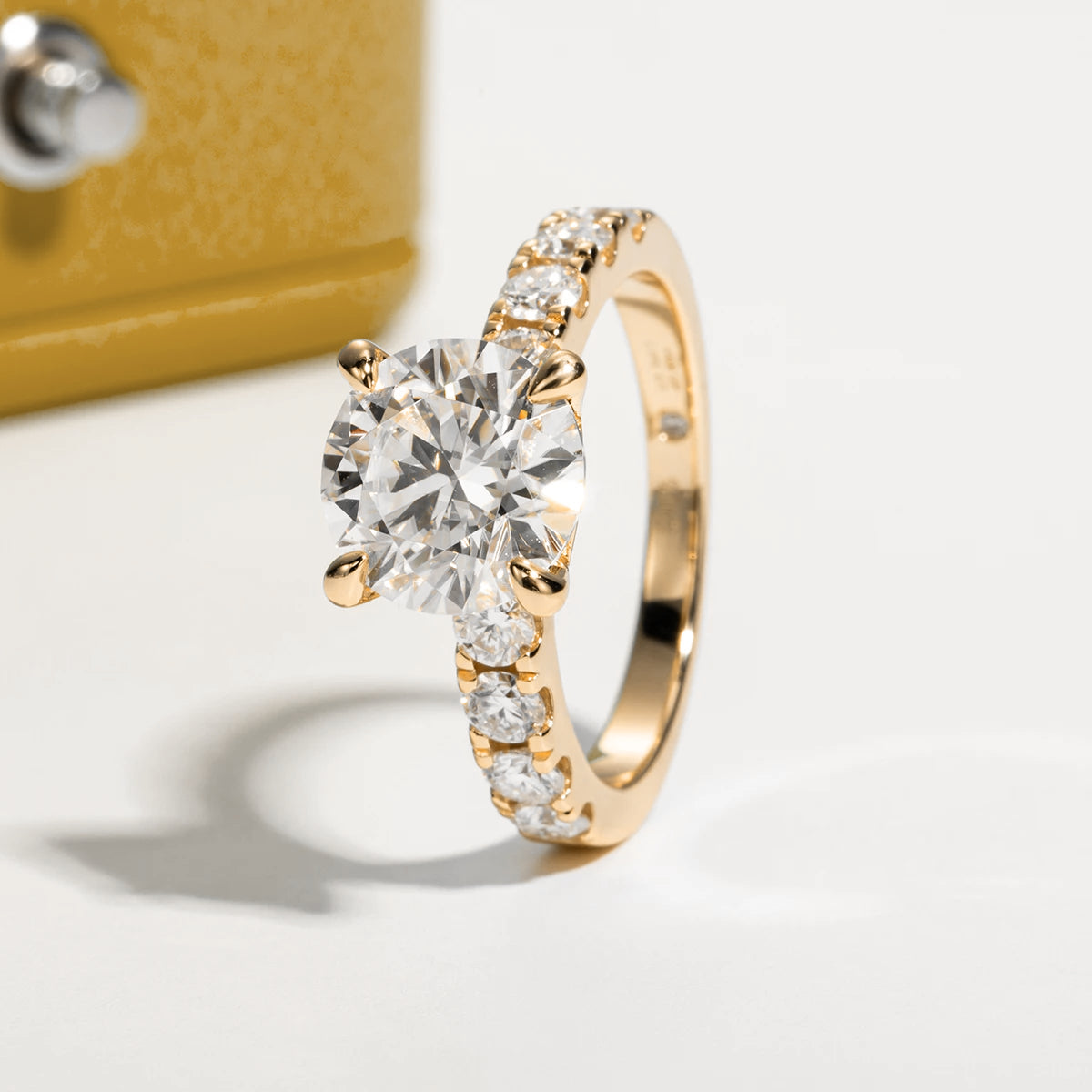 Anel Brilho Ascendente com Cristal de Moissanite