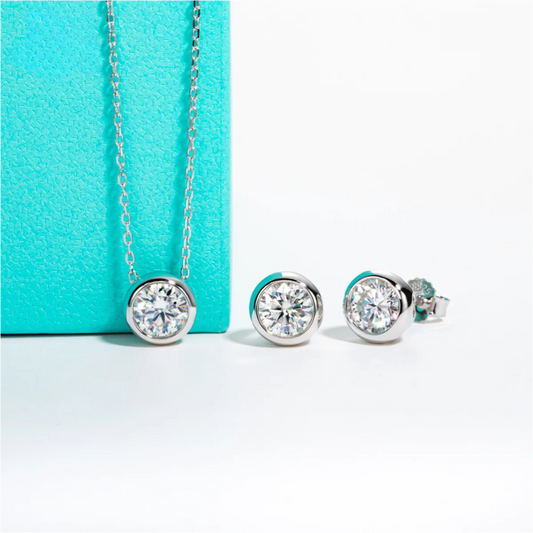 Conjunto Colar e Brinco Centro Celeste em Cristal de Moissanite